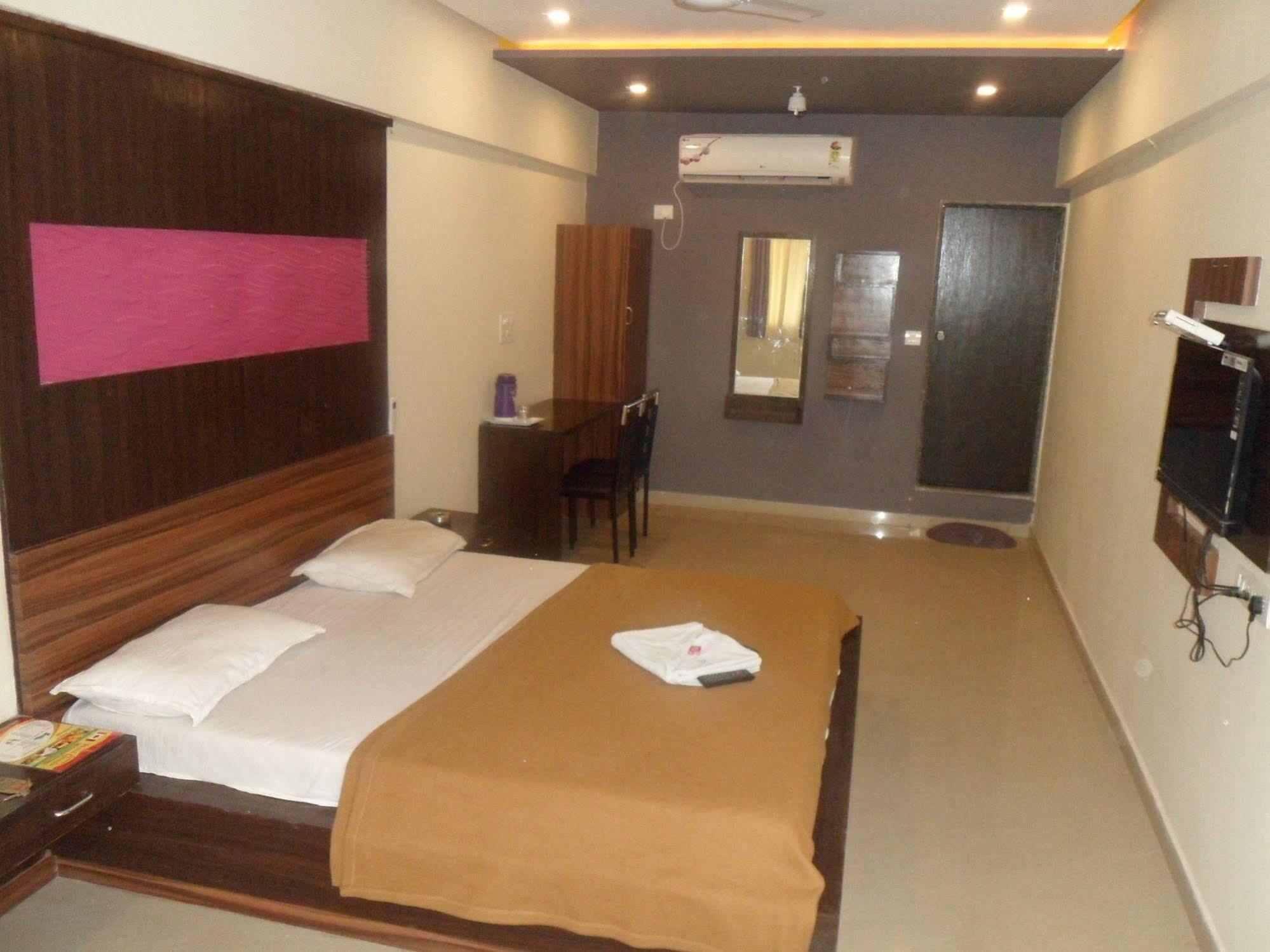 Hotel Canada Palace Watuwa 外观 照片