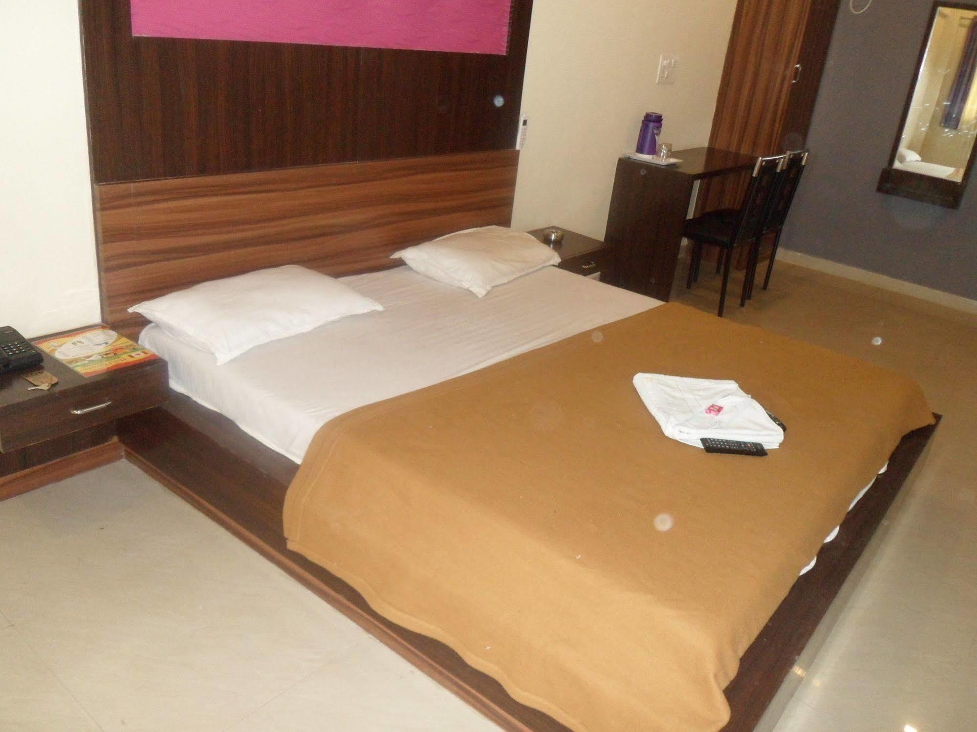 Hotel Canada Palace Watuwa 外观 照片